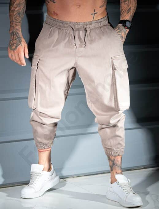 Pantalon cargo-jogger pentru barbati cu turul lasat si embleme-bej cod 3118-1