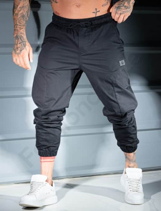 Pantalon jogger pentru barbati cu emblema mica-negru cod 3119