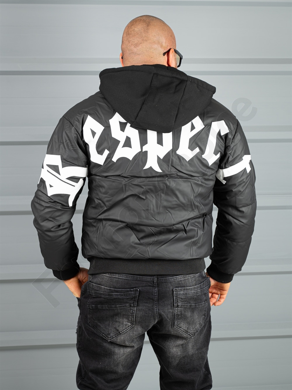 Geaca bomber din material fas impermeabil cu aplicatie RESPECT-negru cod 2508