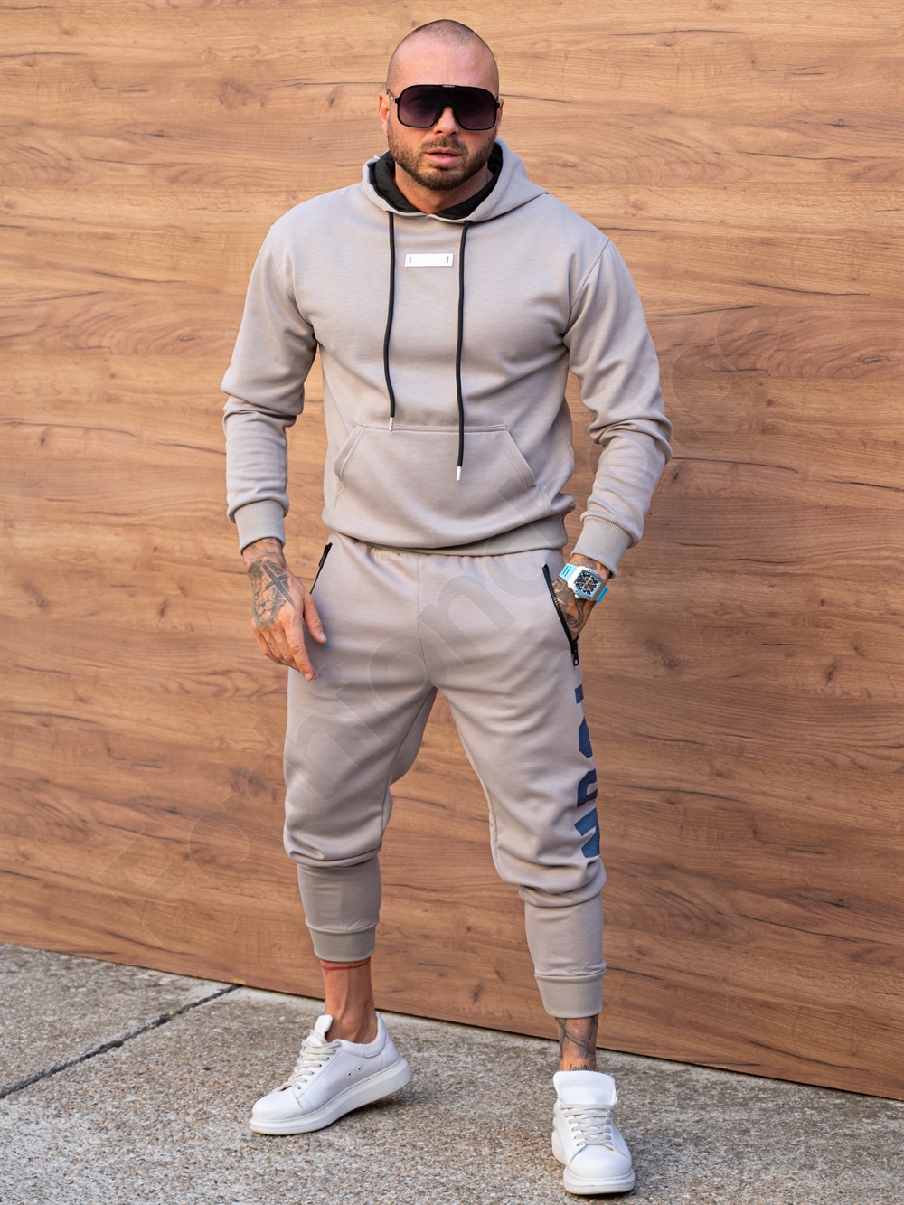 Compleu pentru barbati cu hanorac hoodie si imprimeuri ICON-moca cod 601-2