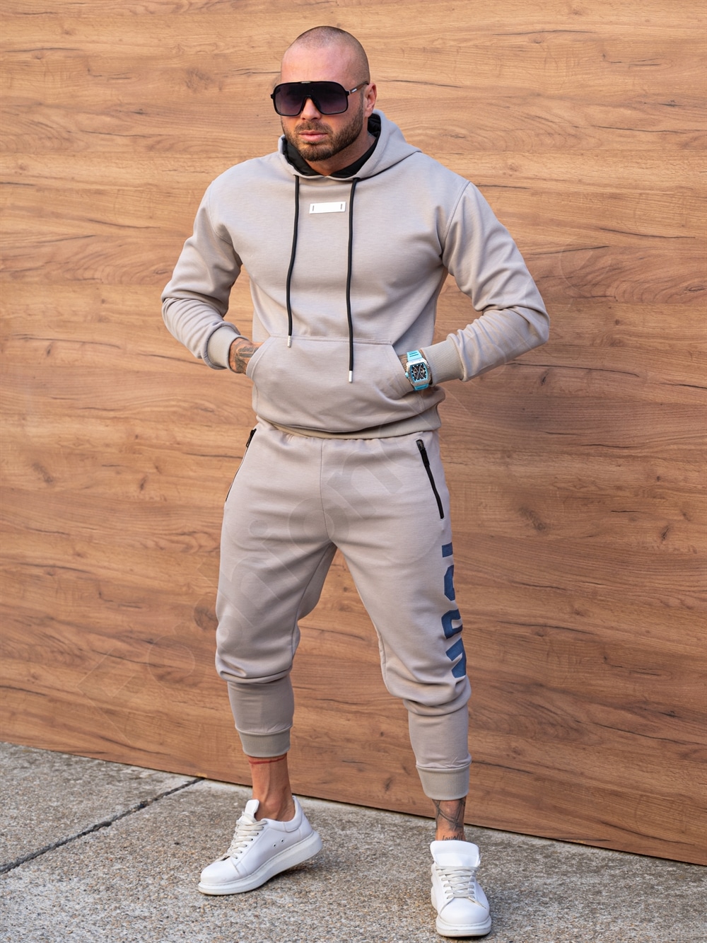 Compleu pentru barbati cu hanorac hoodie si imprimeuri ICON-moca cod 601-2