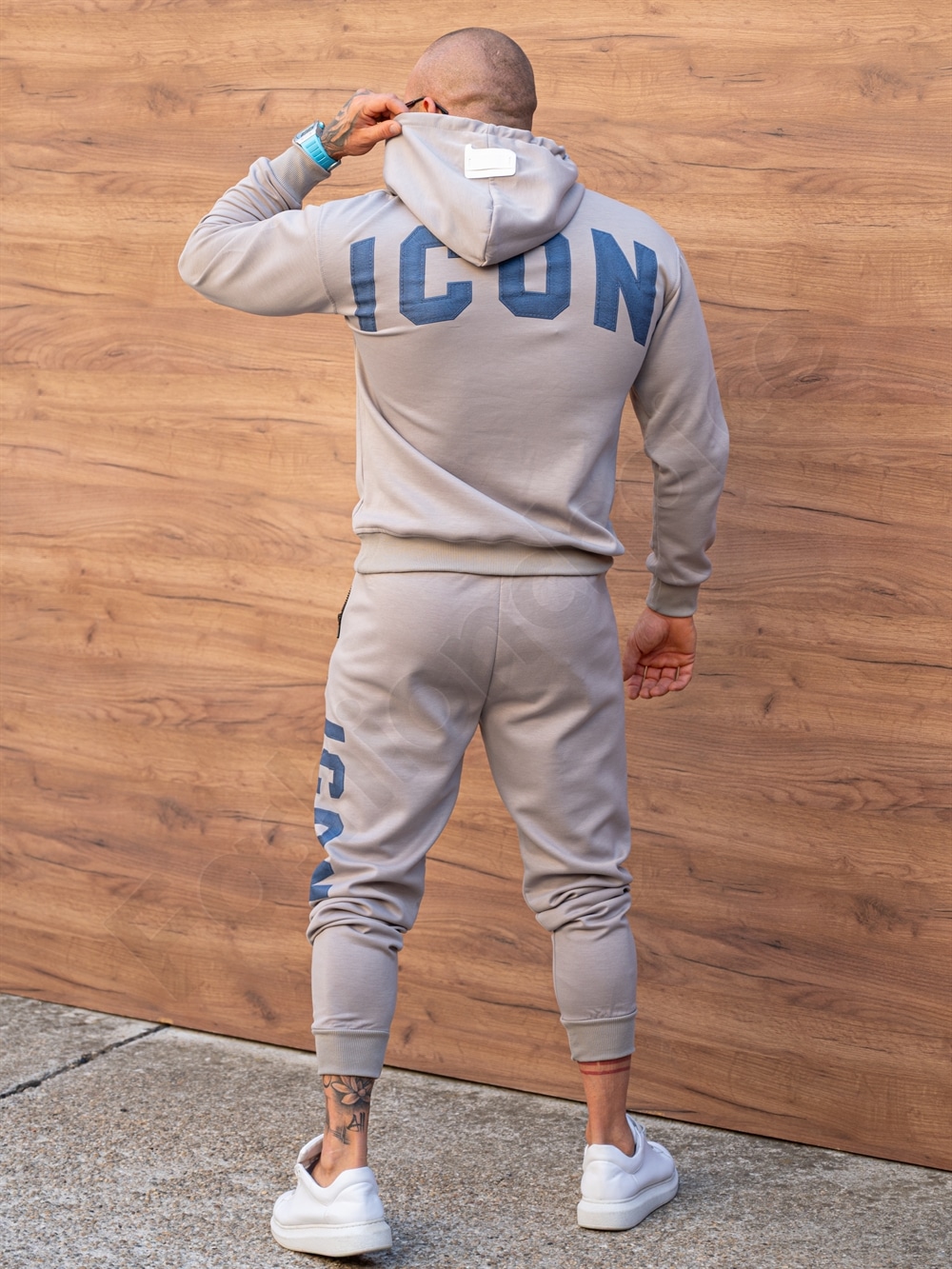 Compleu pentru barbati cu hanorac hoodie si imprimeuri ICON-moca cod 601-2
