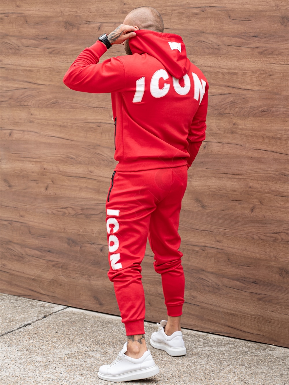 Compleu sport pentru barbati cu broderie ICON si gluga-rosu cod 602-1