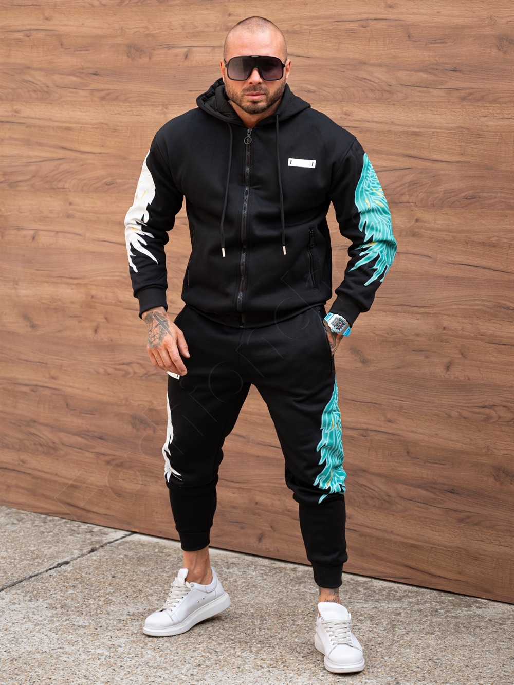 Compleu vatuit pentru barbati cu imprimeuri multicolor-negru cod 630