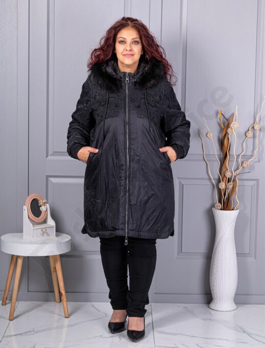 Geaca maxi din material gros cu blana naturala si broderie cod 63036