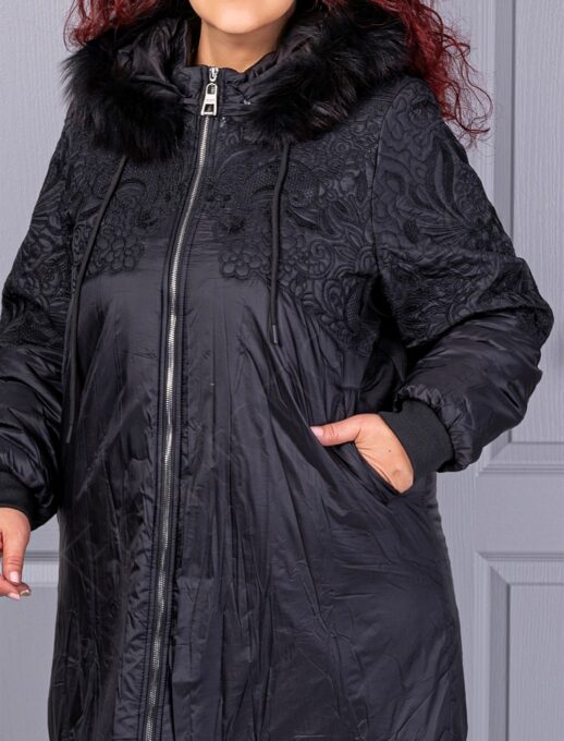 Geaca maxi din material gros cu blana naturala si broderie cod 63036