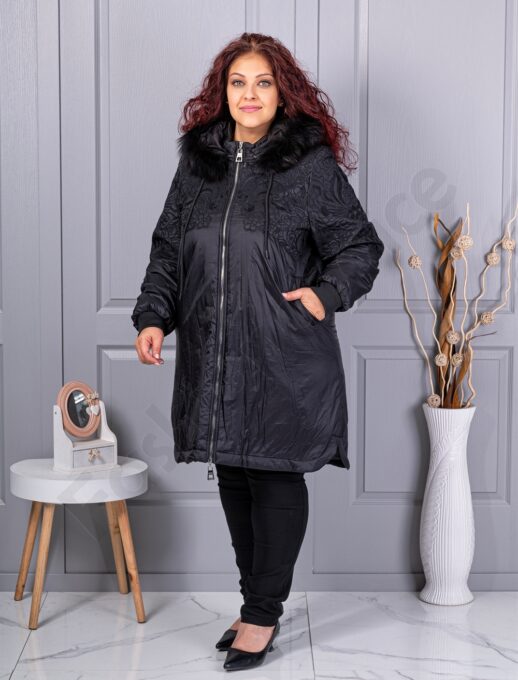 Geaca maxi din material gros cu blana naturala si broderie cod 63036